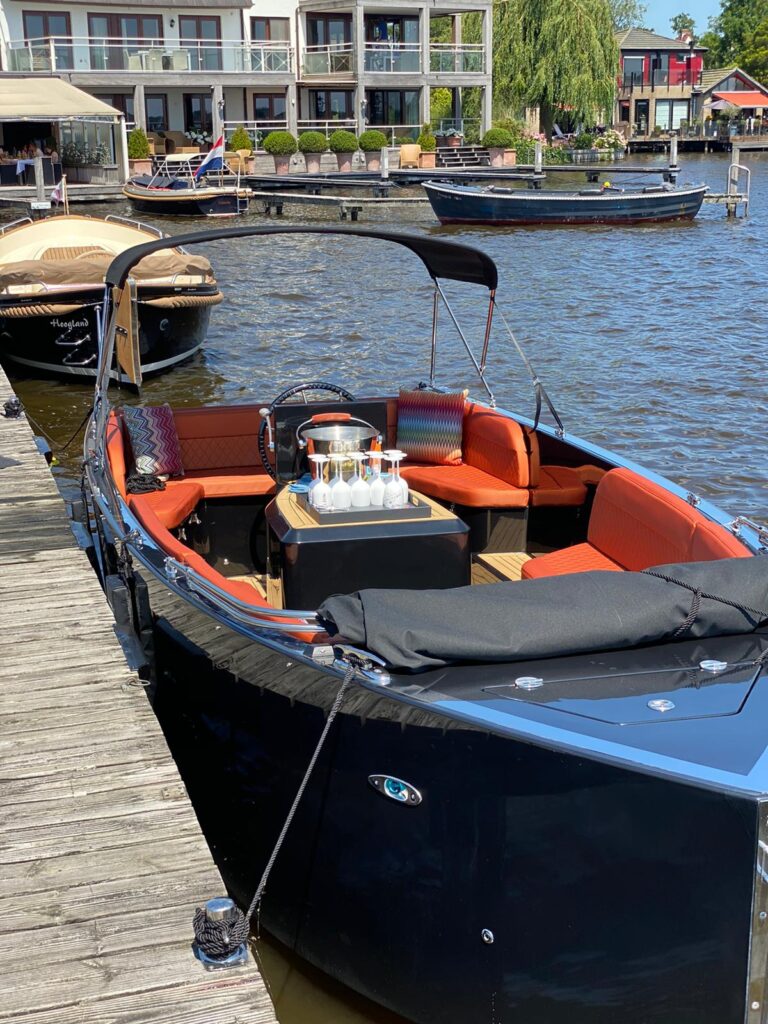 motorboot huren westeinderplassen